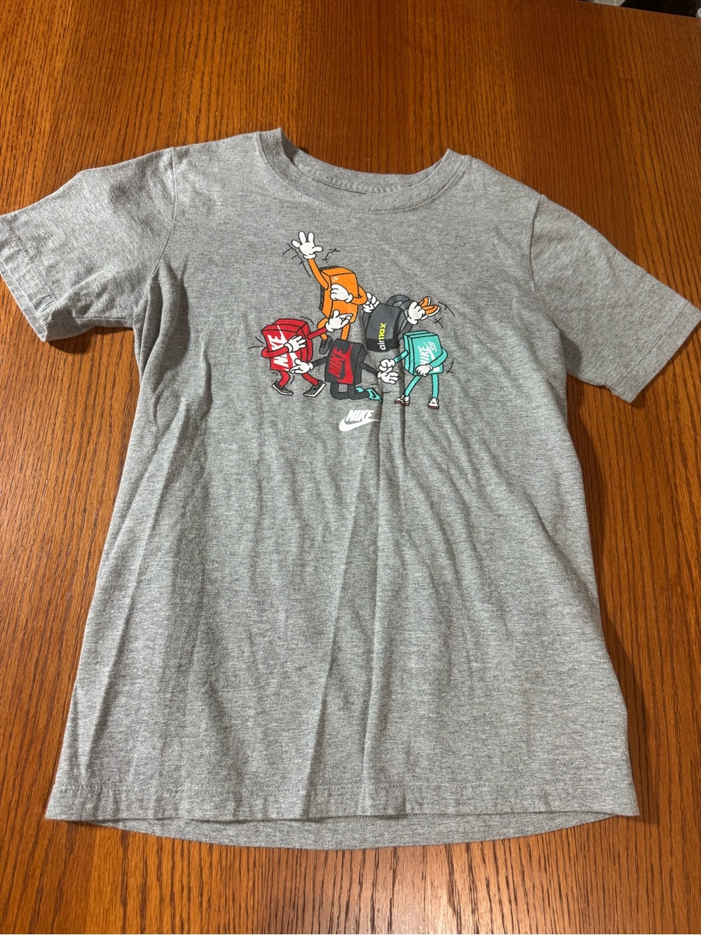 Nike Youth Large Gray Animated Shoebox Graphic T-Shirt Air Max Nike SB Tee